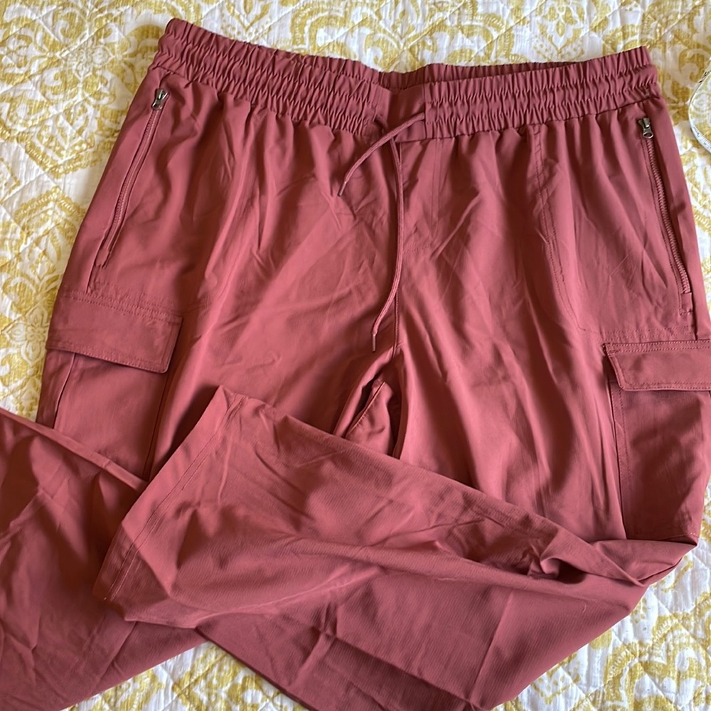 NWOT Avalanche Hiking Pants